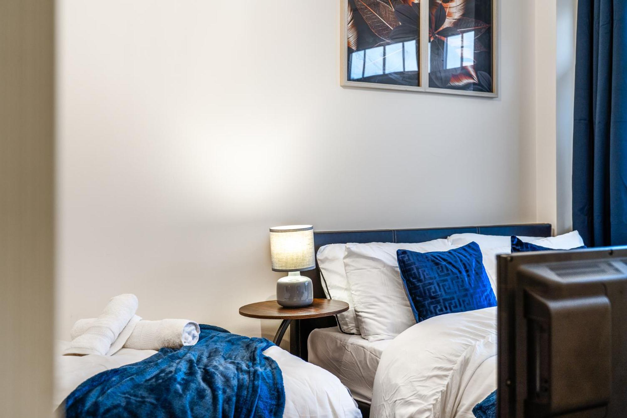 Wilkinsons Home-free Parking, Perfect For Contractors & Weekend Getaways, Near Airport & Excel