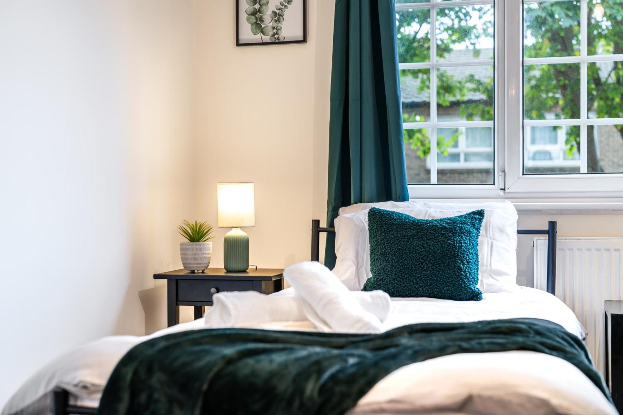 Wilkinsons Home-free Parking, Perfect For Contractors & Weekend Getaways, Near Airport & Excel Casa vacanze