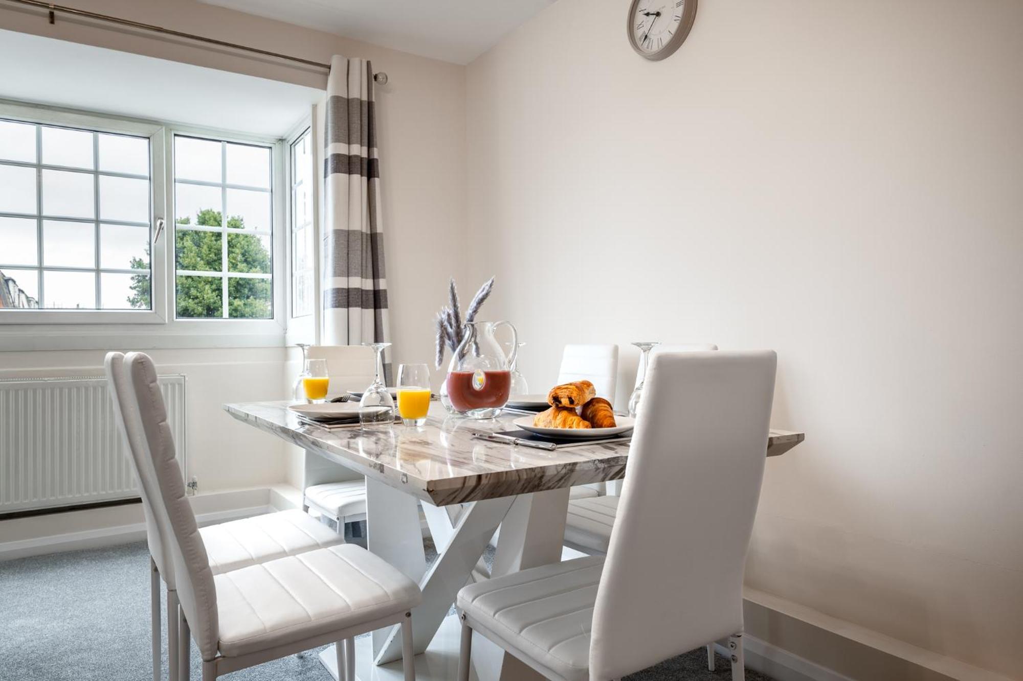 Casa vacanze Wilkinsons Home-free Parking, Perfect For Contractors & Weekend Getaways, Near Airport & Excel Londra